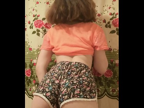 ❤️ Dhallaan yar oo sexy ah oo iska siibaysa surwaalka gaaban ee kamarada lulataaye%so.xsexshop.ru ❌️❤